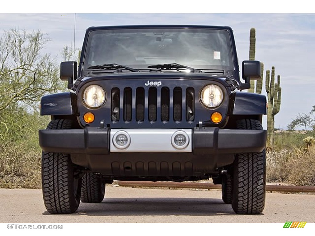 2011 Wrangler Sahara 4x4 - Black / Black/Dark Saddle photo #4