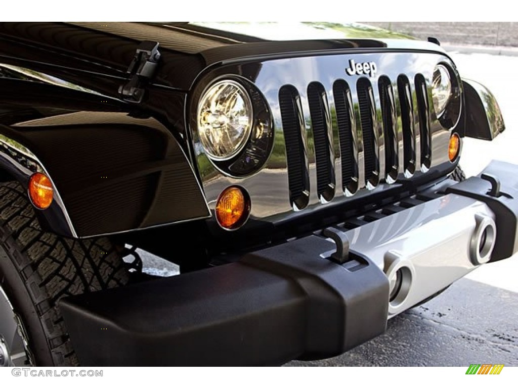 2011 Wrangler Sahara 4x4 - Black / Black/Dark Saddle photo #7