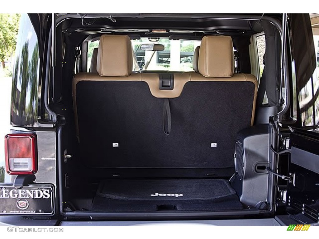 2011 Wrangler Sahara 4x4 - Black / Black/Dark Saddle photo #11
