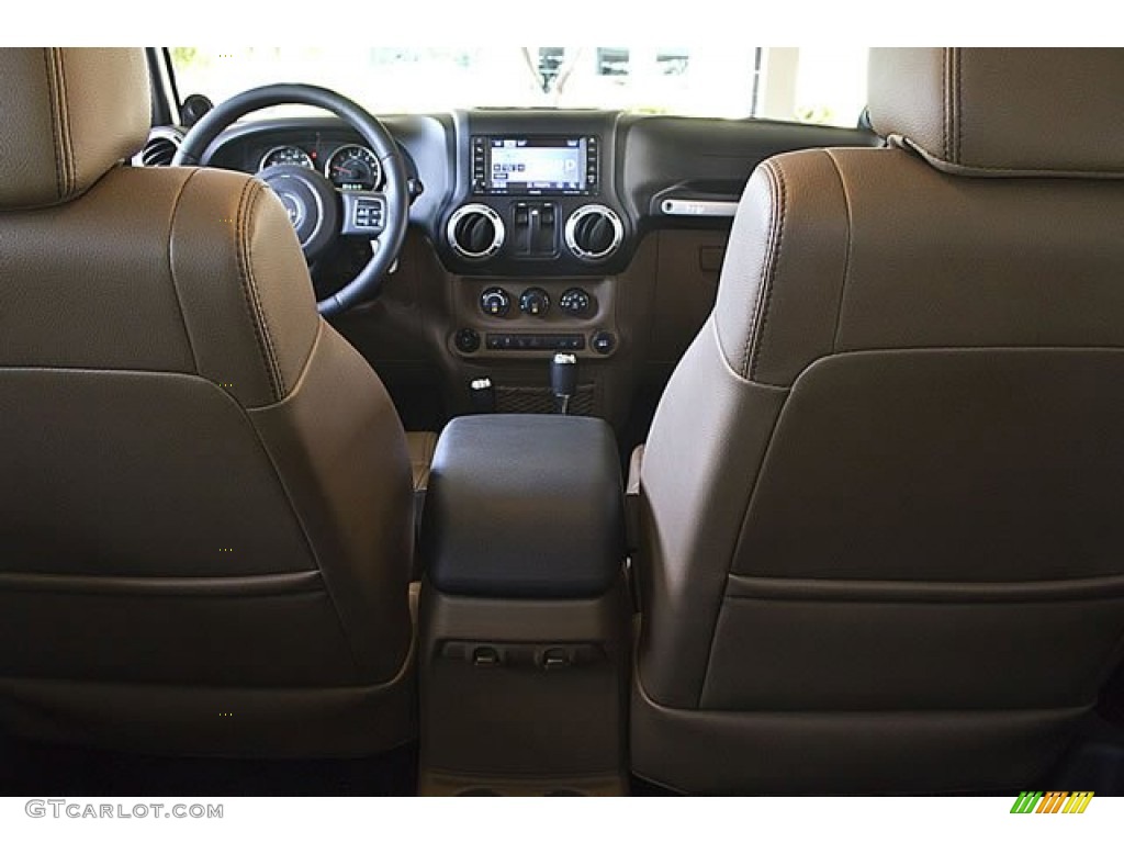 2011 Wrangler Sahara 4x4 - Black / Black/Dark Saddle photo #13