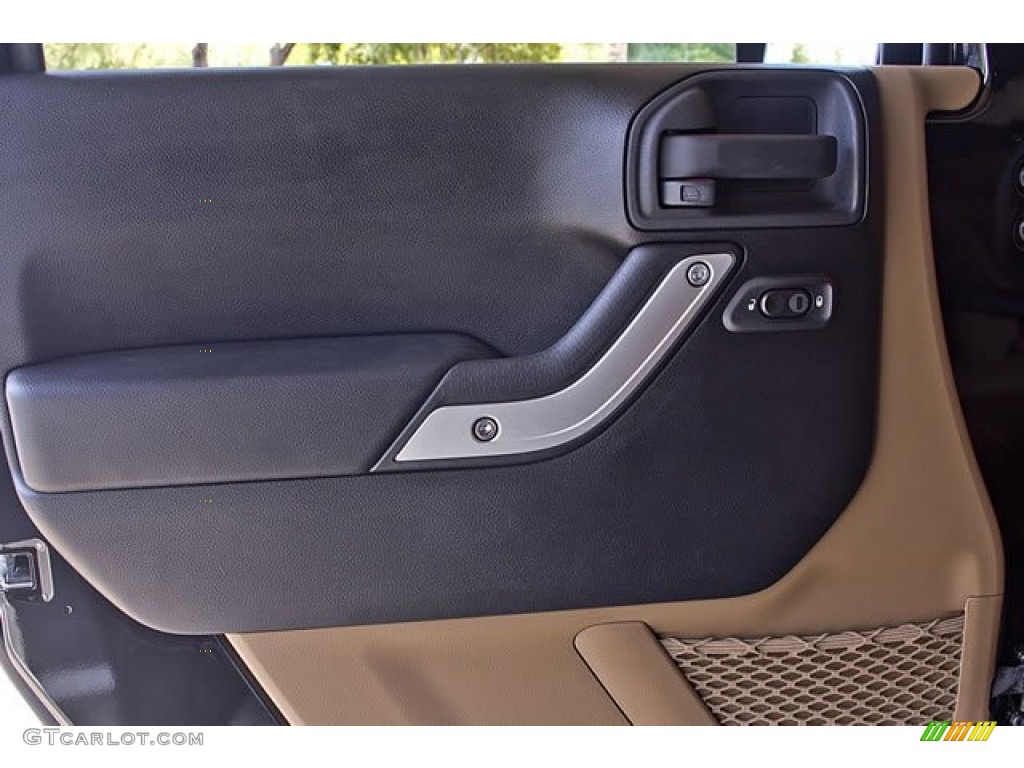 2011 Wrangler Sahara 4x4 - Black / Black/Dark Saddle photo #19