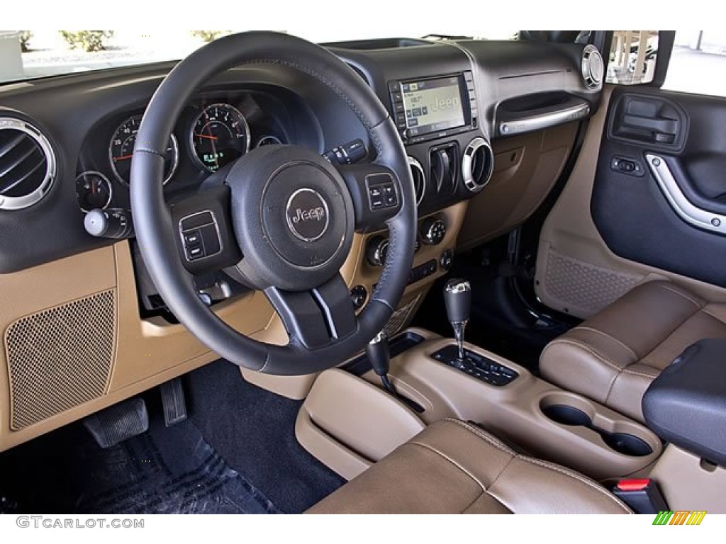 2011 Wrangler Sahara 4x4 - Black / Black/Dark Saddle photo #20