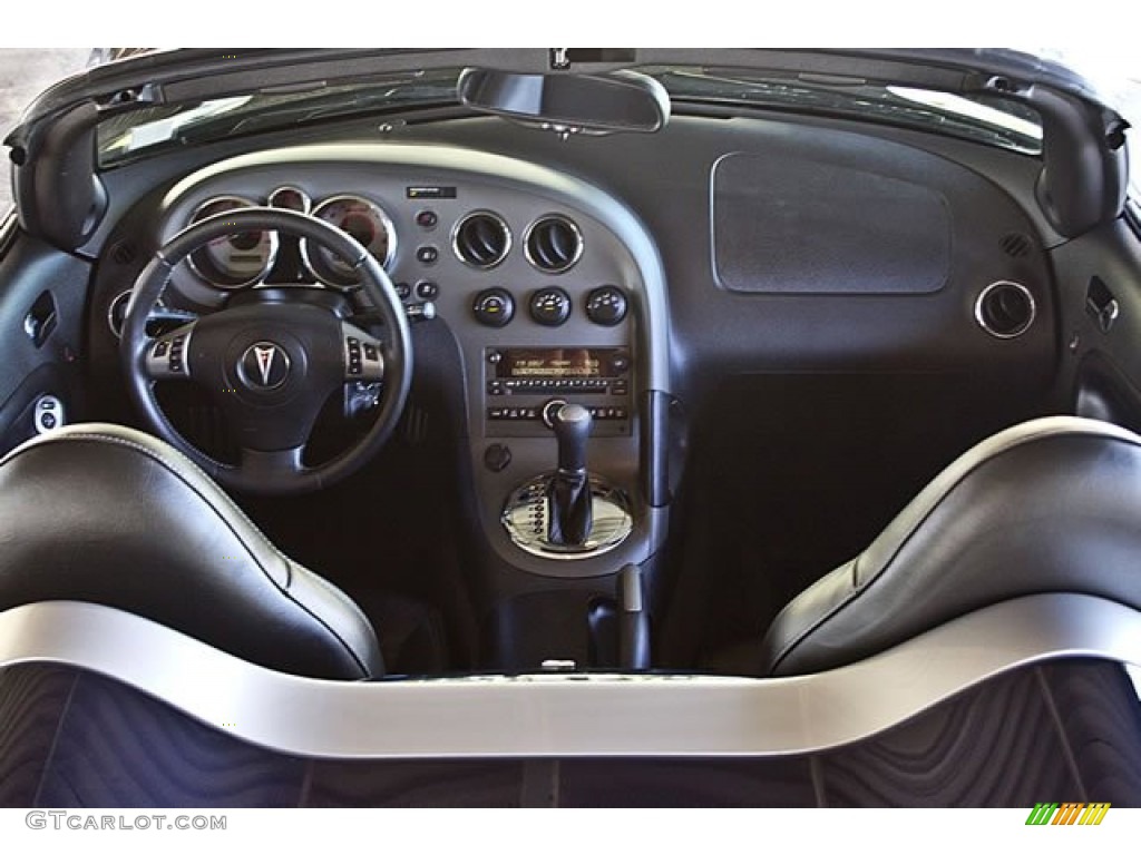 2008 Pontiac Solstice Roadster Ebony Dashboard Photo #62547785