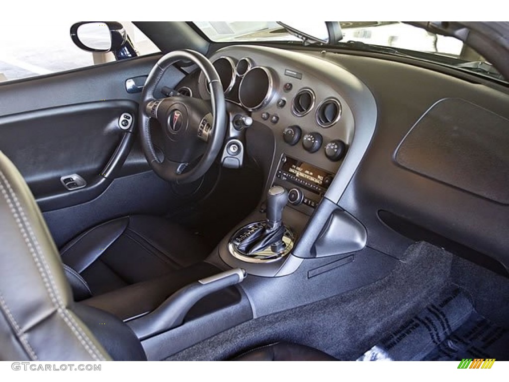 Ebony Interior 2008 Pontiac Solstice Roadster Photo #62547916