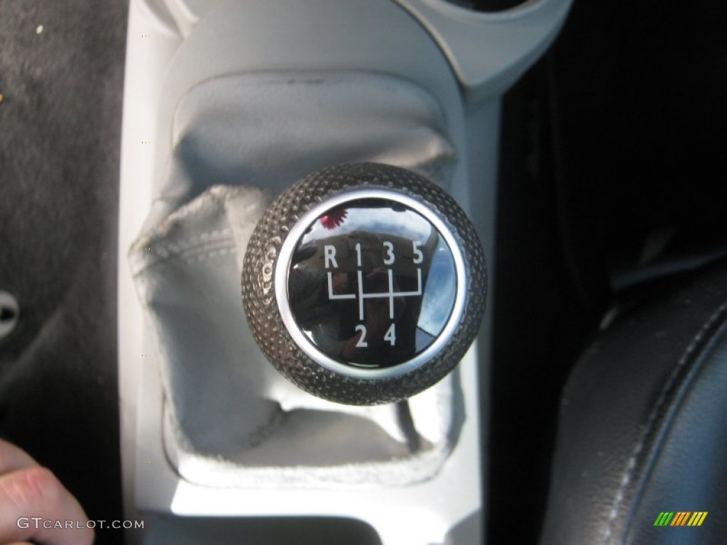 2004 Volkswagen New Beetle GLS Convertible 5 Speed Manual Transmission Photo #62548972
