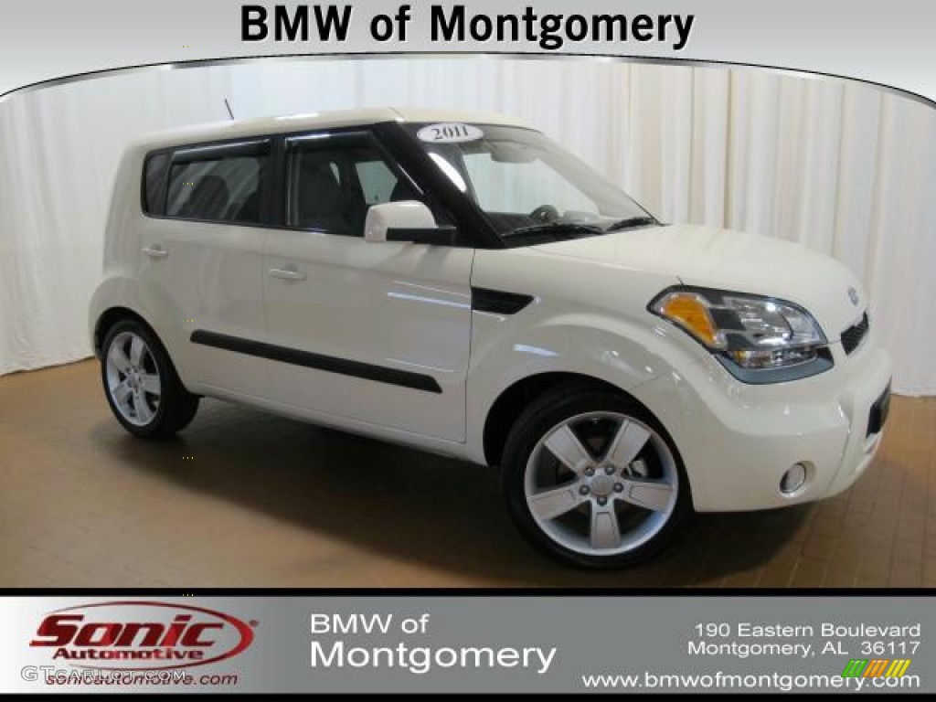 Clear White Kia Soul