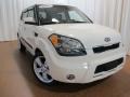 2011 Clear White Kia Soul !  photo #2