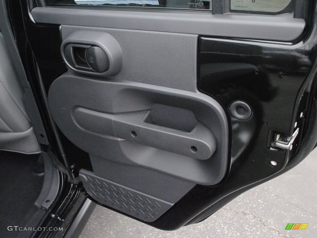 2010 Jeep Wrangler Unlimited Rubicon 4x4 Dark Slate Gray/Medium Slate Gray Door Panel Photo #62558842