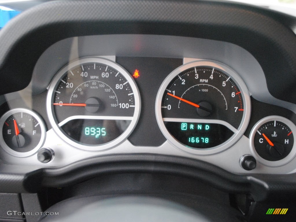2010 Jeep Wrangler Unlimited Rubicon 4x4 Gauges Photo #62558950