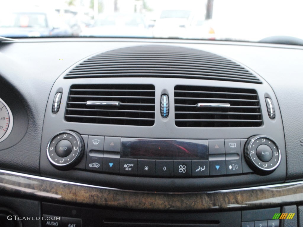 2004 Mercedes-Benz E 500 4Matic Wagon Controls Photo #62560180