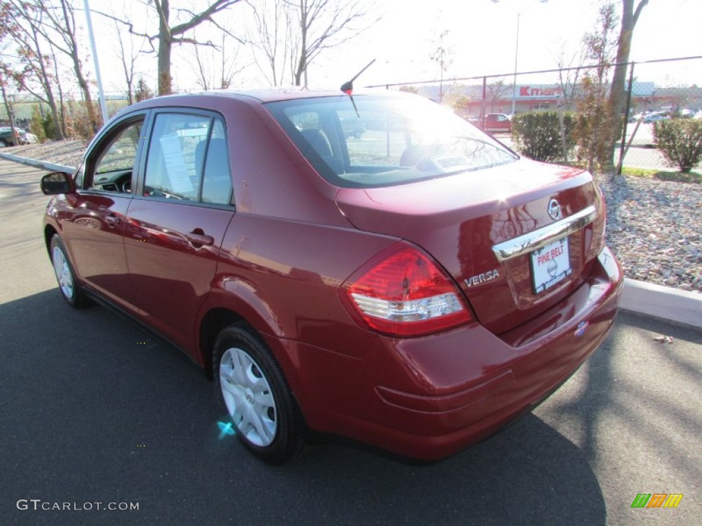 2011 Versa 1.8 S Sedan - Red Brick / Charcoal photo #5