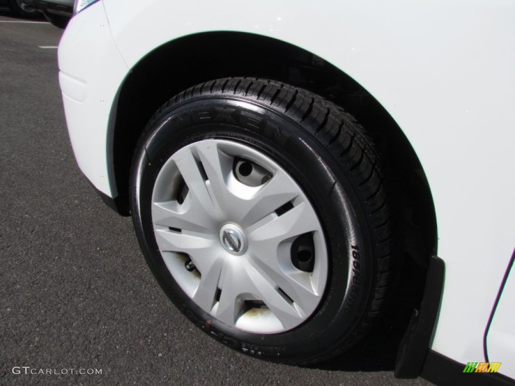 2010 Versa 1.8 S Hatchback - Fresh Powder White / Charcoal photo #3