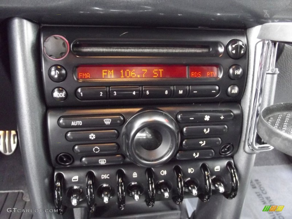 2007 Mini Cooper S Convertible Controls Photo #62564971