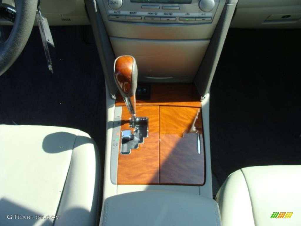 2011 Camry XLE - Spruce Green Mica / Ash photo #12