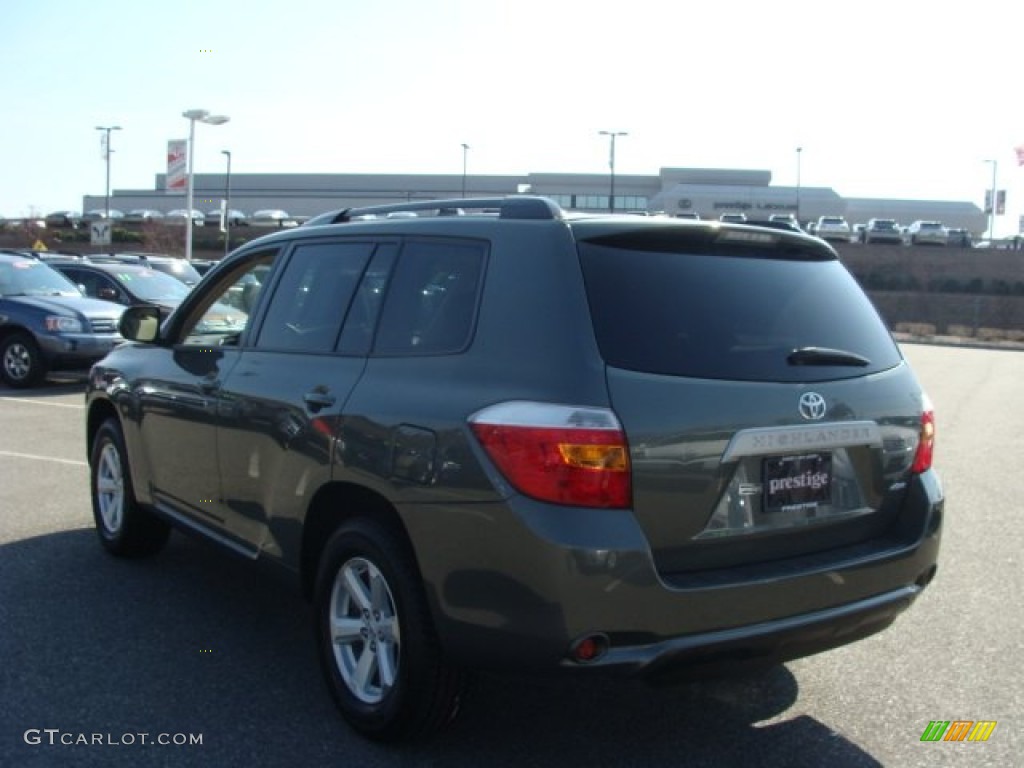 2010 Highlander V6 4WD - Cypress Green Pearl / Sand Beige photo #4