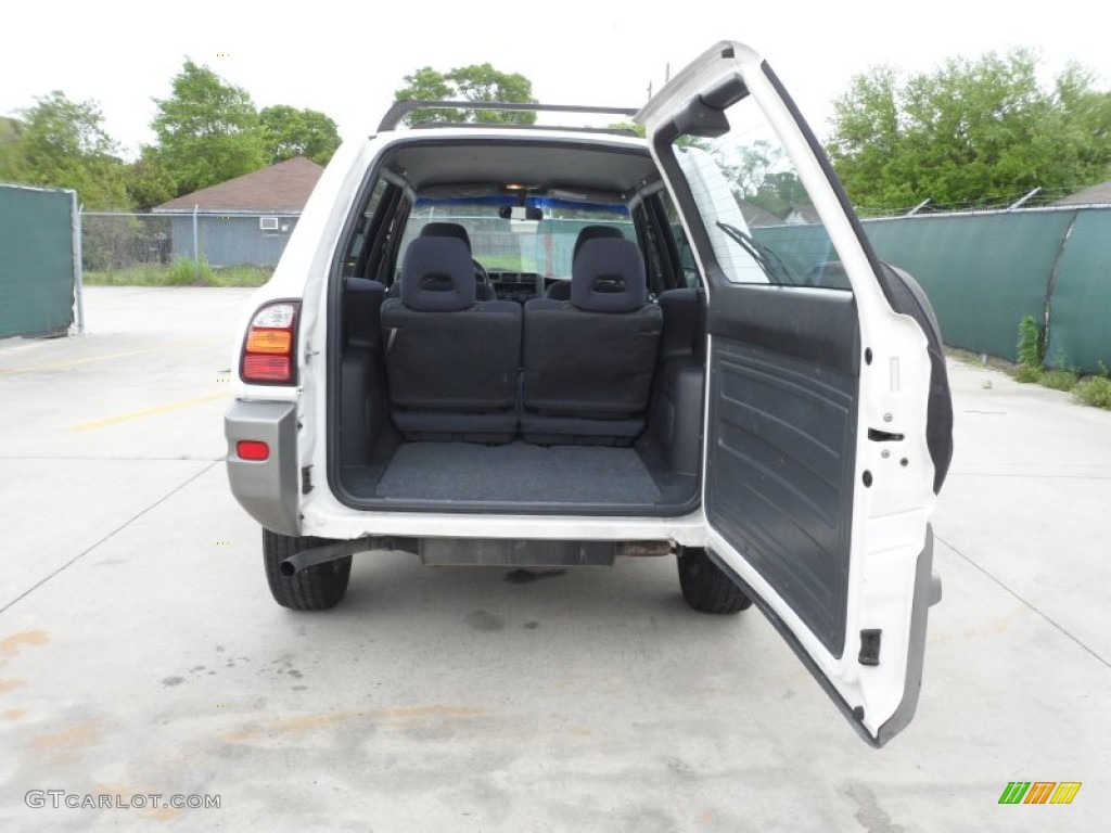 2000 Toyota RAV4 Standard RAV4 Model Trunk Photo #62566420