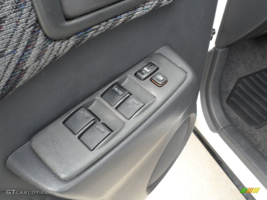 2000 Toyota RAV4 Standard RAV4 Model Controls Photo #62566474