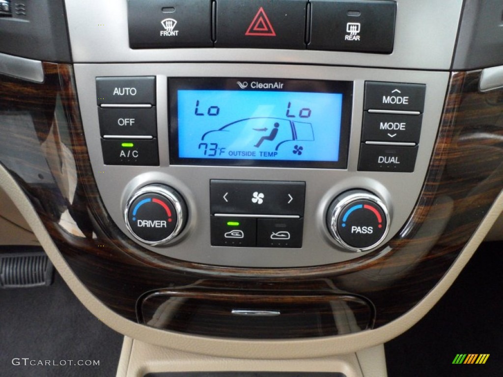 2010 Hyundai Santa Fe Limited Controls Photo #62568079