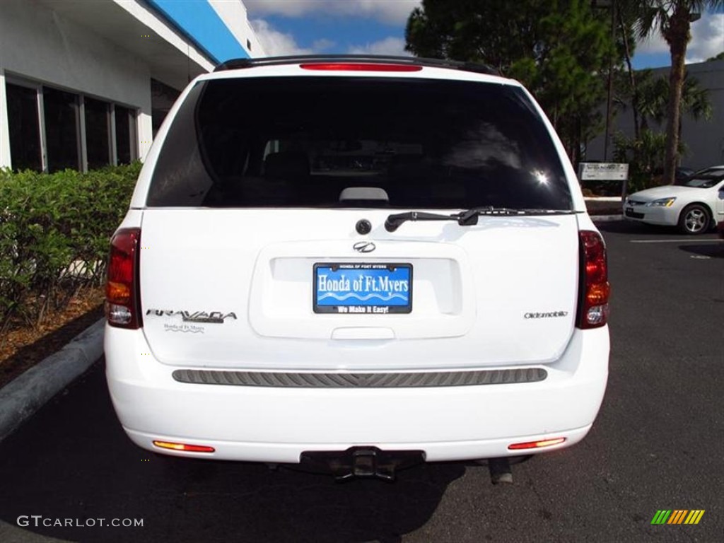 2002 Bravada AWD - Arctic White / Pewter photo #4