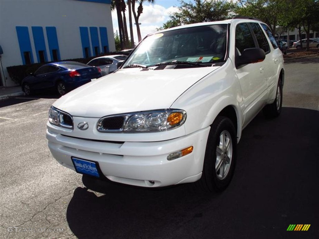 2002 Bravada AWD - Arctic White / Pewter photo #7