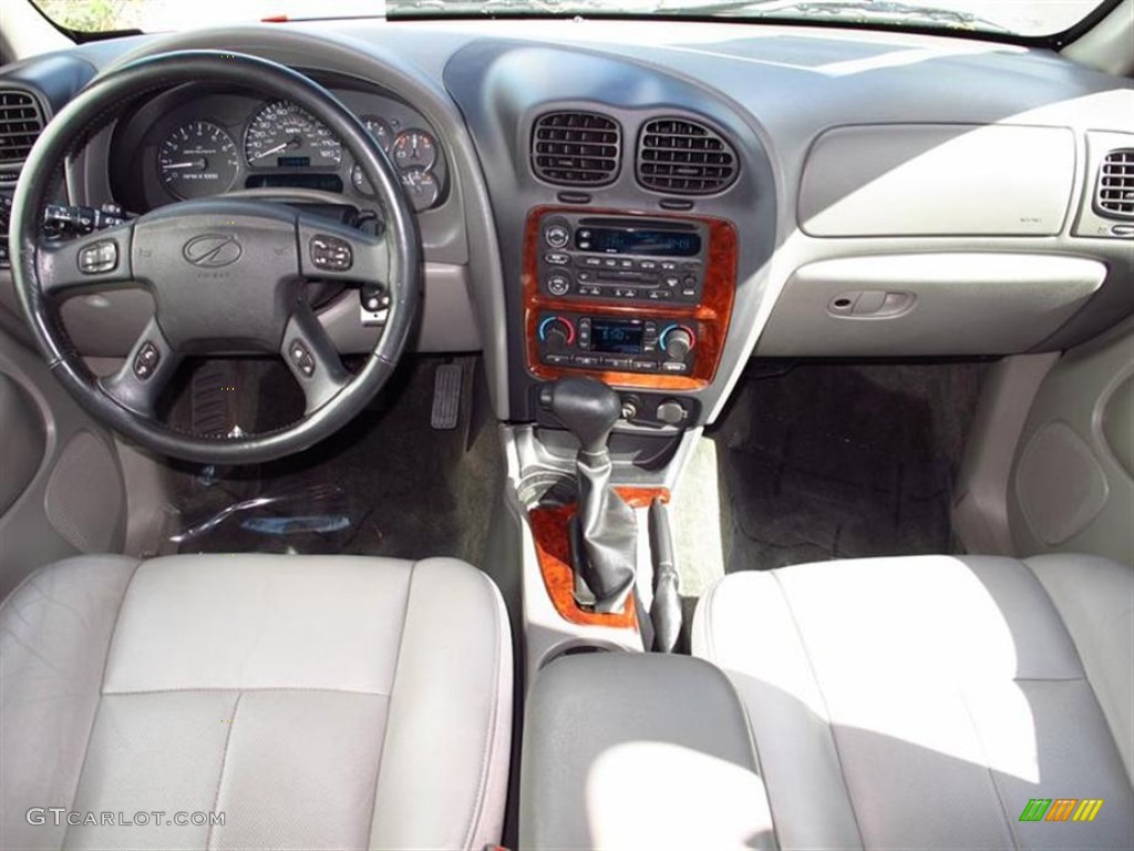 2002 Bravada AWD - Arctic White / Pewter photo #10