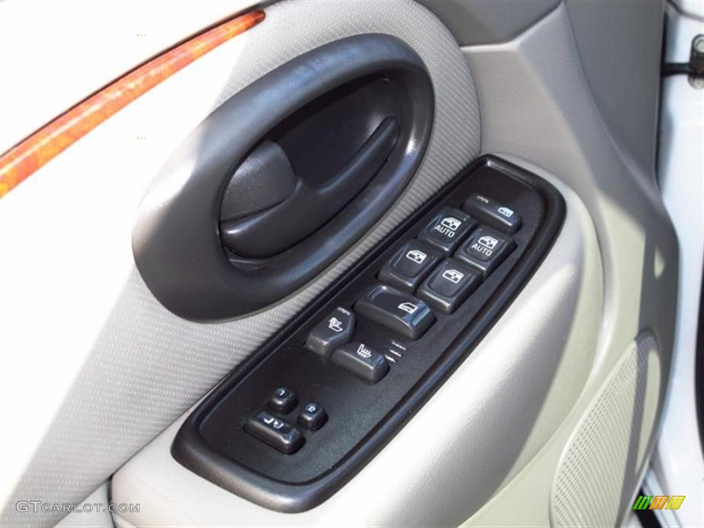 2002 Bravada AWD - Arctic White / Pewter photo #15