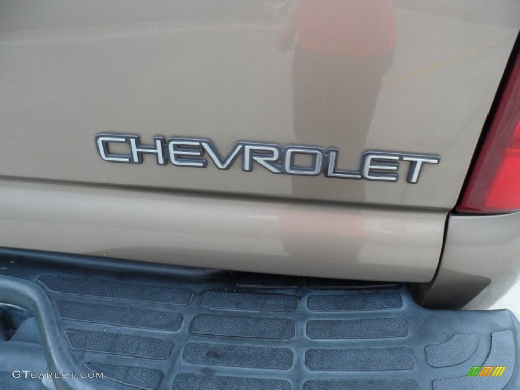 2003 Suburban 1500 LT - Sandalwood Metallic / Tan/Neutral photo #20