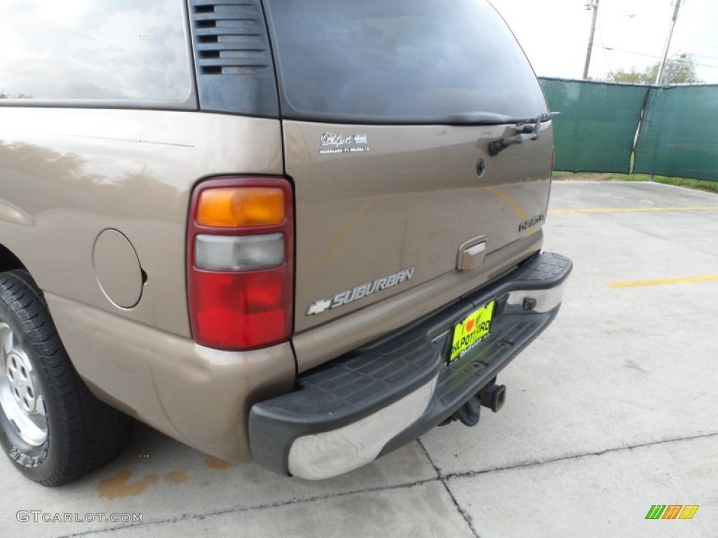 2003 Suburban 1500 LT - Sandalwood Metallic / Tan/Neutral photo #22
