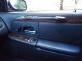 Black - Town Car Executive Photo No. 21