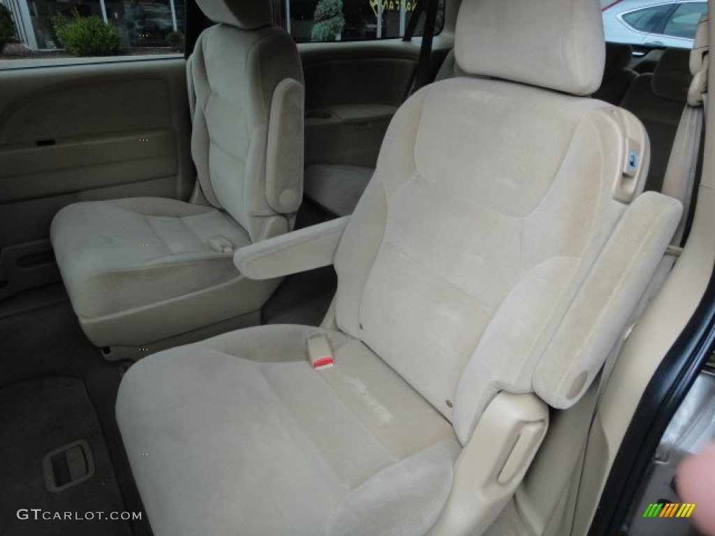 2009 Honda Odyssey LX Rear Seat Photos