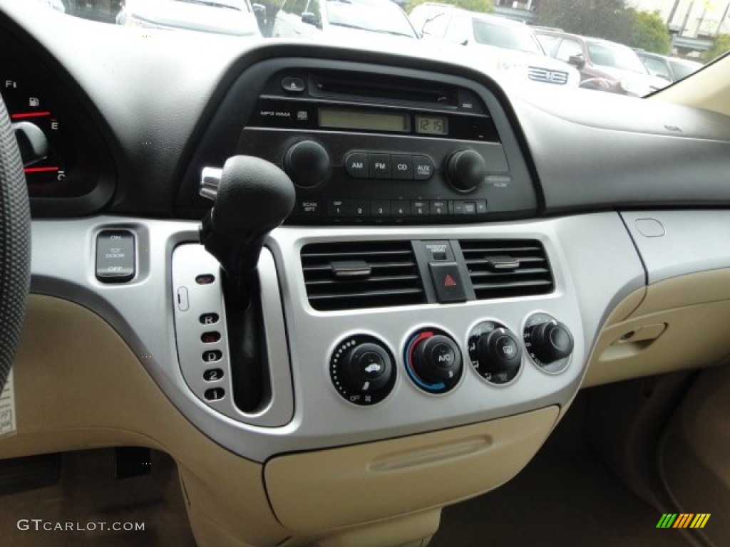 2009 Honda Odyssey LX Controls Photos