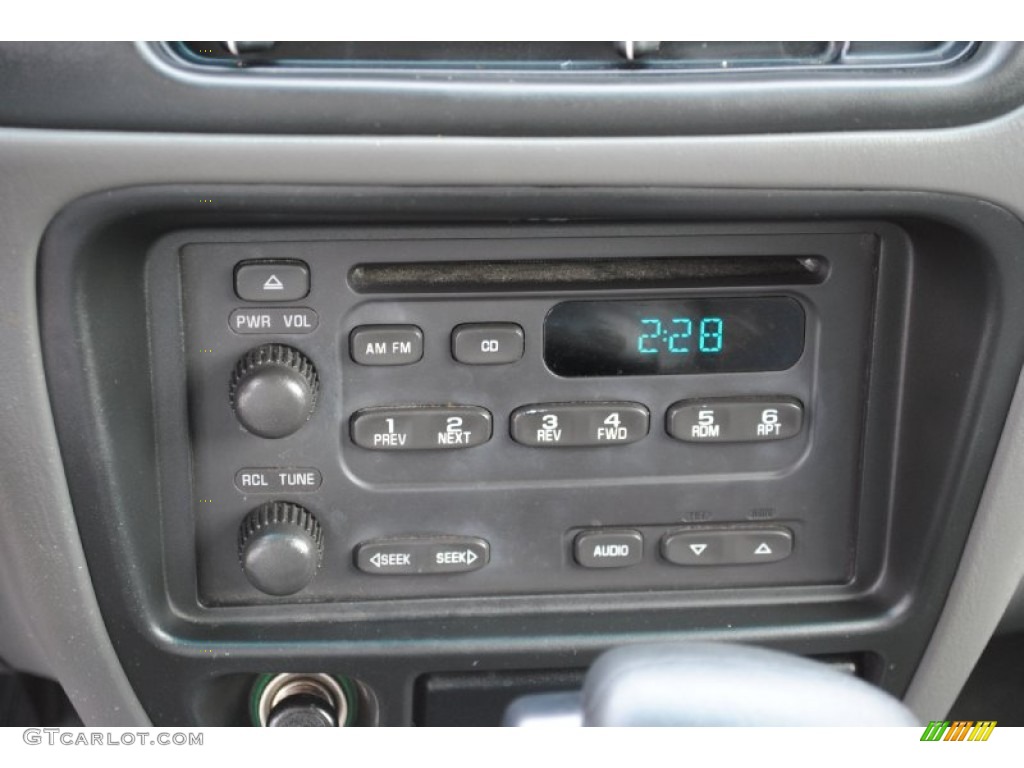 2003 Chevrolet Tracker LT Hard Top Audio System Photo #62579344