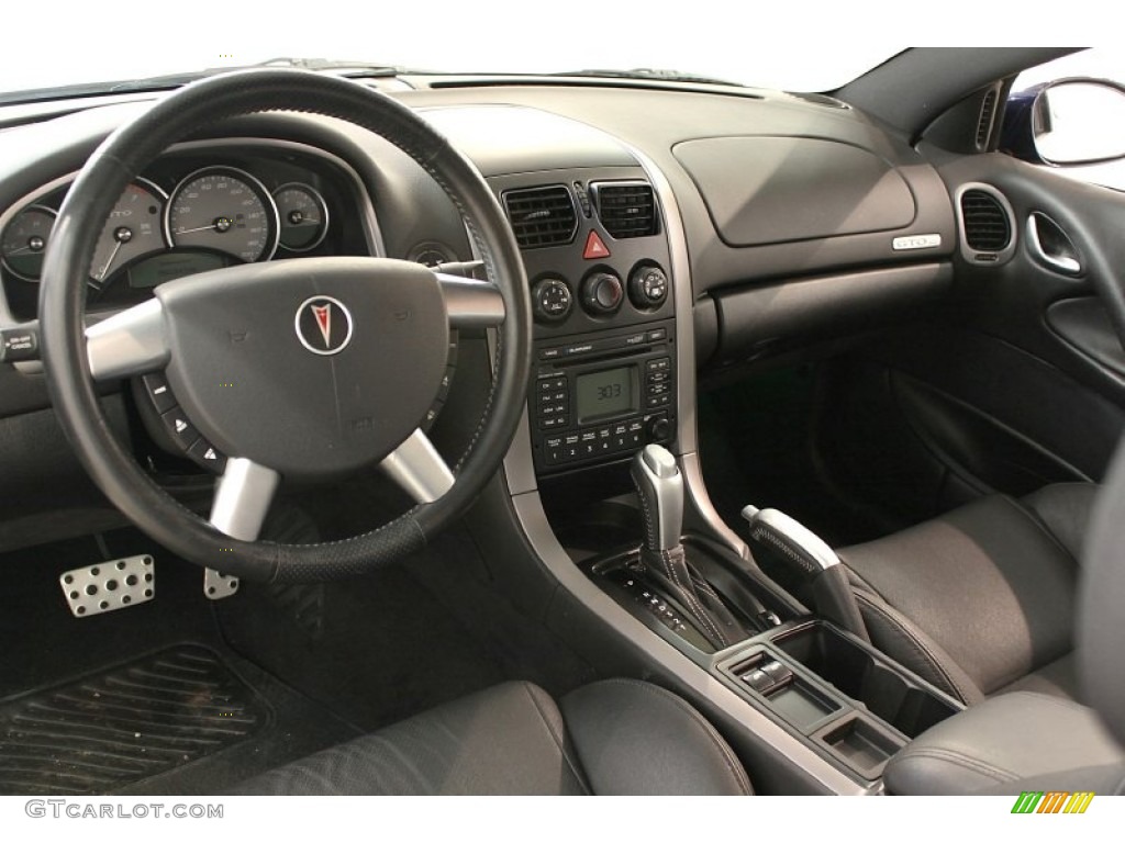 2005 Pontiac GTO Coupe Black Dashboard Photo #62582846