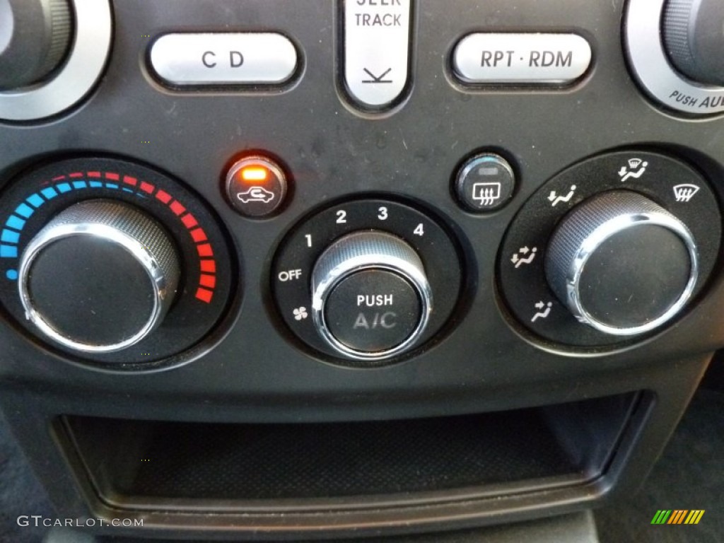 2011 Mitsubishi Endeavor LS Controls Photo #62592632