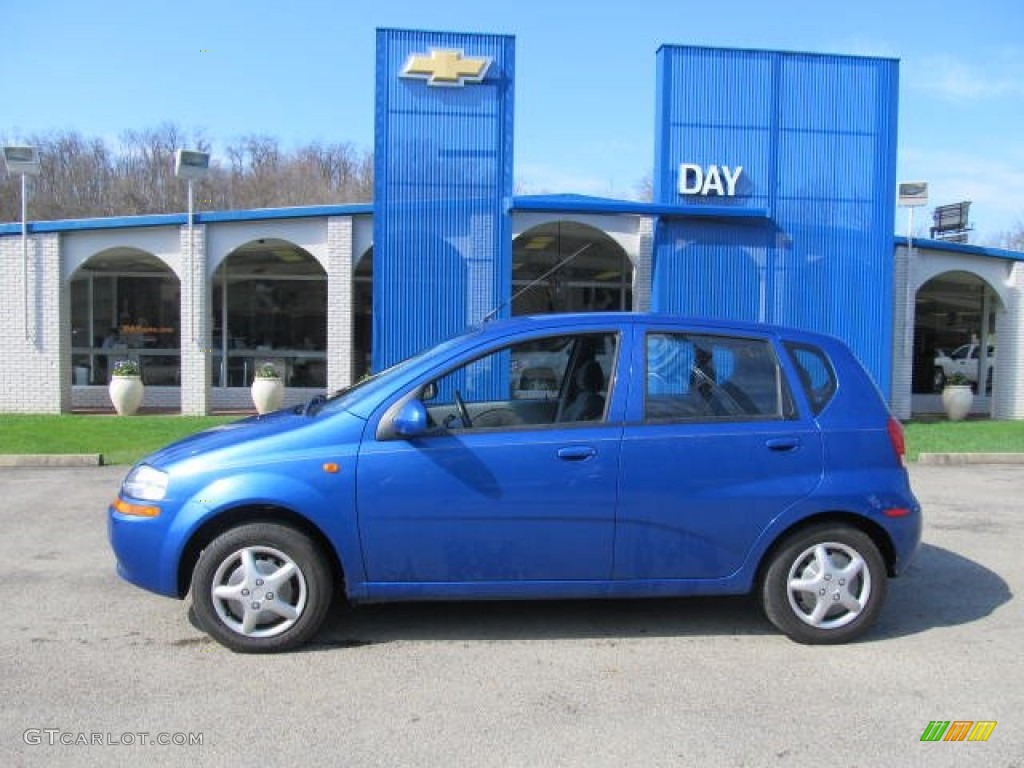 2004 Aveo Hatchback - Bright Blue Metallic / Gray photo #2