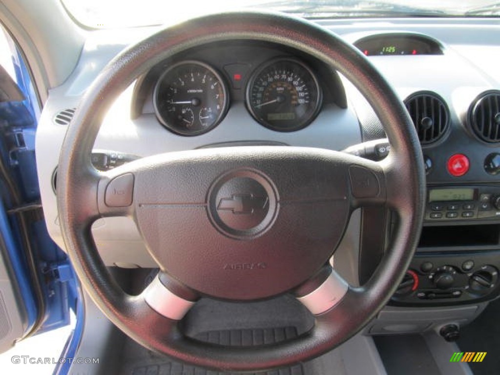 2004 Chevrolet Aveo Hatchback Gray Steering Wheel Photo #62597495