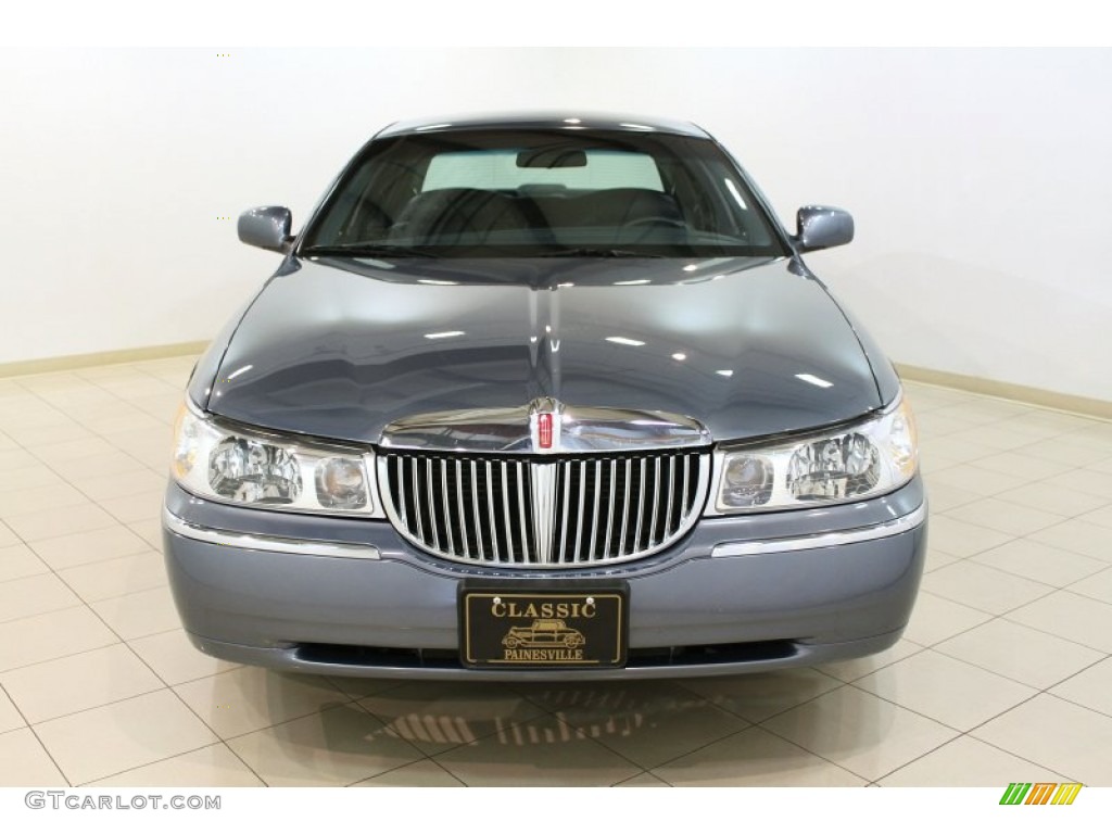 2000 Town Car Executive - Graphite Blue Metallic / Deep Slate Blue photo #2
