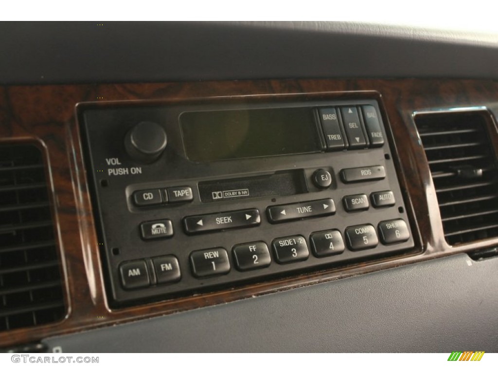 2000 Lincoln Town Car Executive Audio System Photos