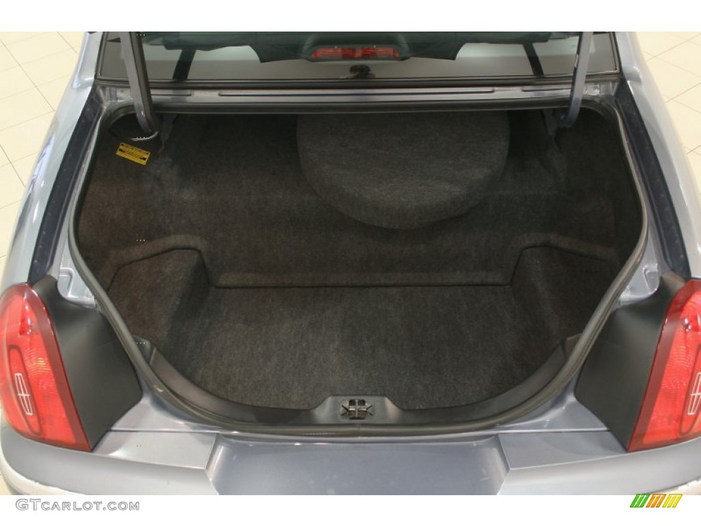 2000 Lincoln Town Car Executive Trunk Photo #62599166