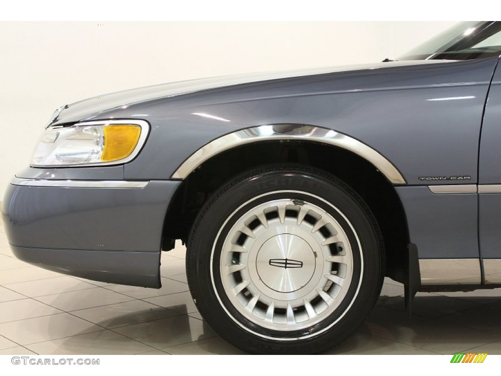 2000 Town Car Executive - Graphite Blue Metallic / Deep Slate Blue photo #32