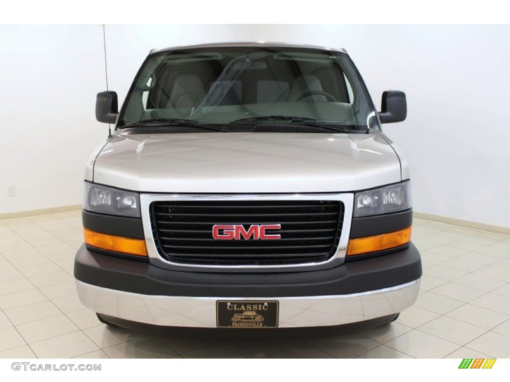 2009 Savana Van 1500 AWD Cargo - Silver Birch Metallic / Medium Pewter photo #2