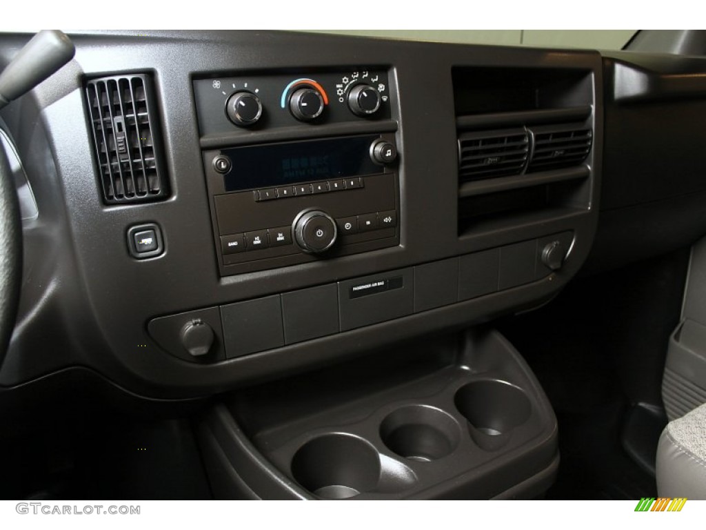 2009 Savana Van 1500 AWD Cargo - Silver Birch Metallic / Medium Pewter photo #8
