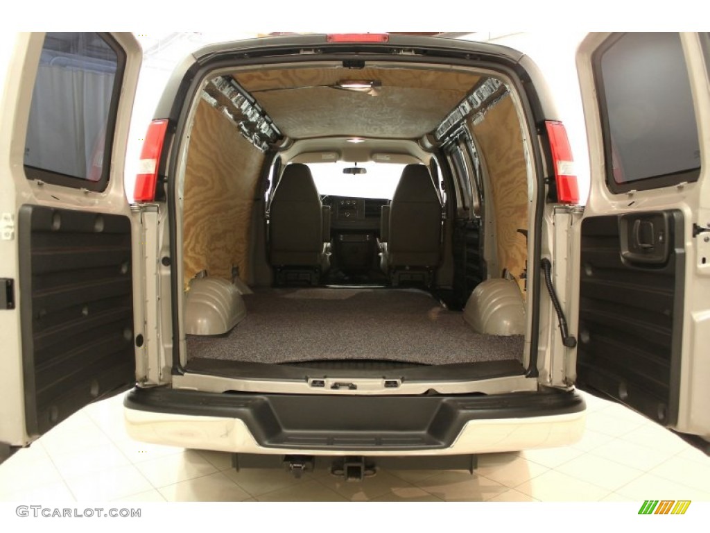 2009 Savana Van 1500 AWD Cargo - Silver Birch Metallic / Medium Pewter photo #16