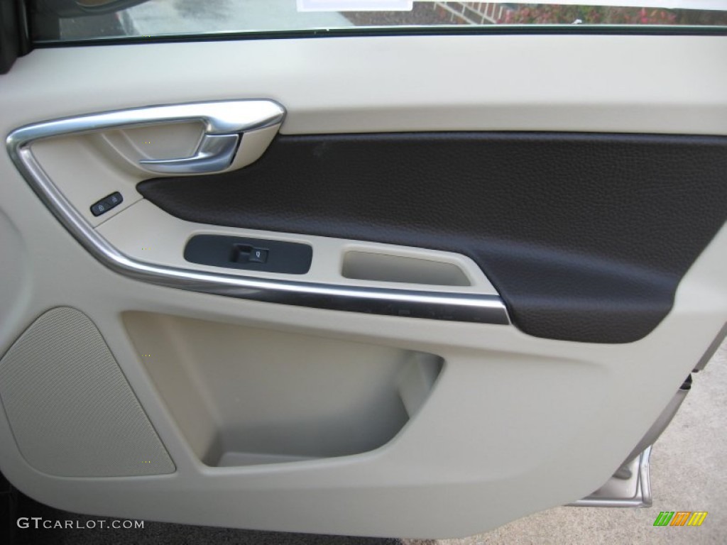 2012 Volvo XC60 T6 AWD Sandstone Beige/Espresso Door Panel Photo #62600018