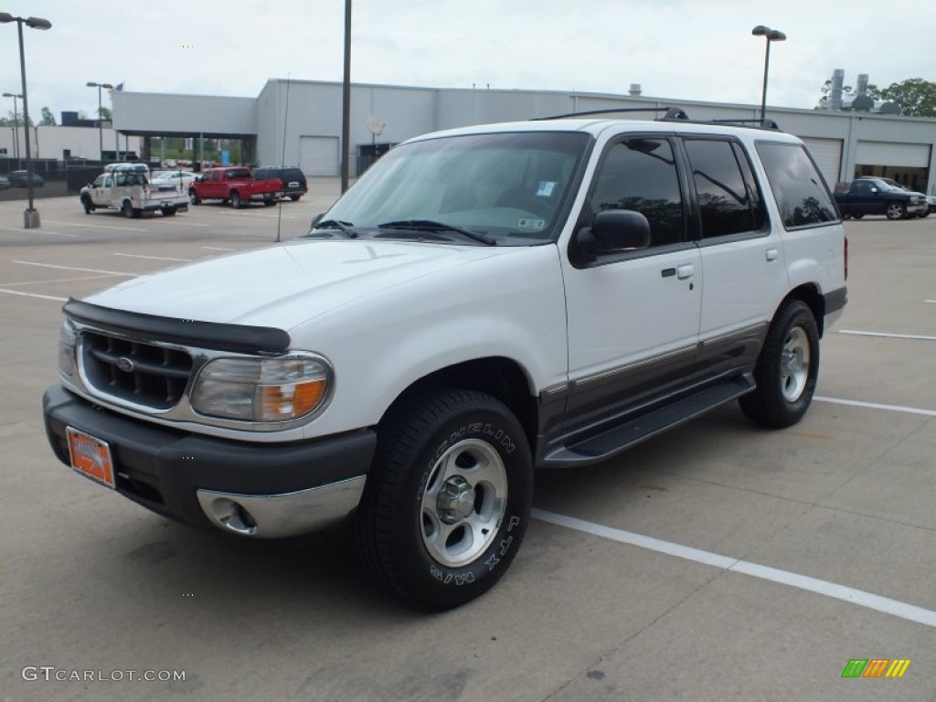 2001 Explorer XLT - Oxford White / Dark Graphite photo #9