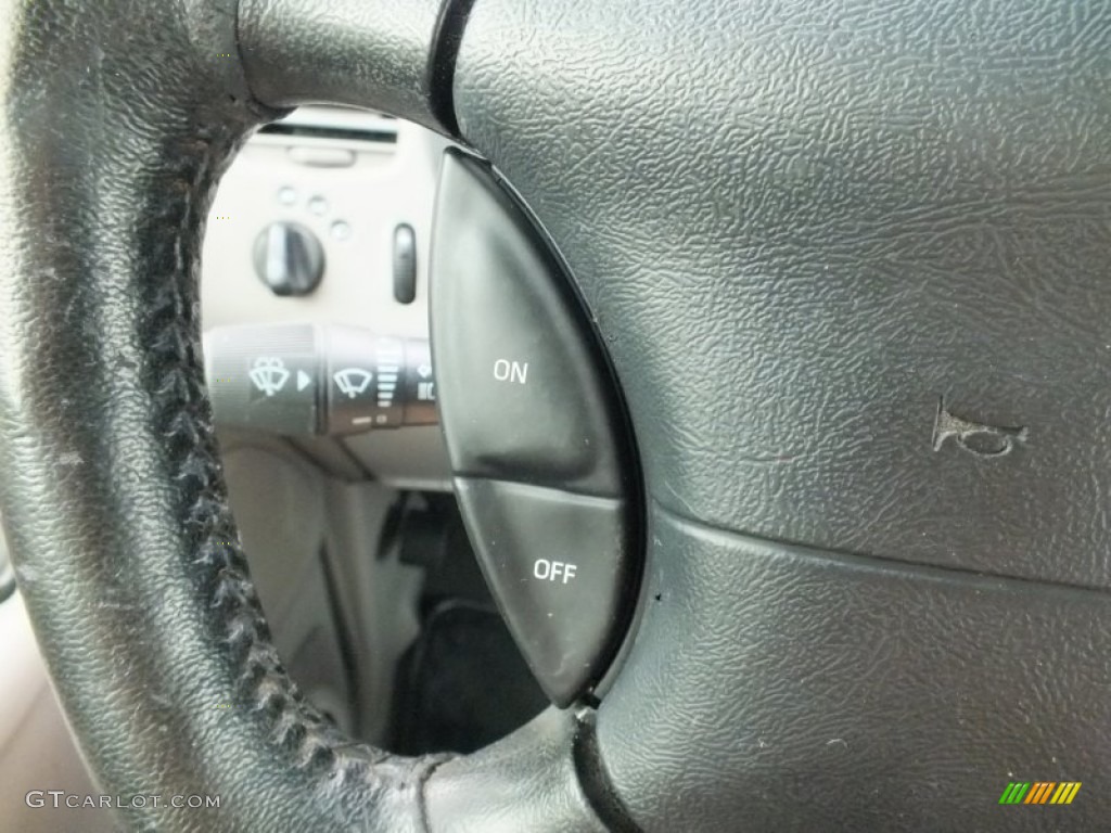 2001 Ford Explorer XLT Controls Photo #62600876