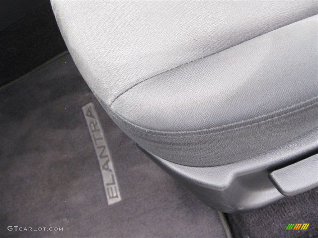 2009 Elantra SE Sedan - Black Pearl / Black photo #14