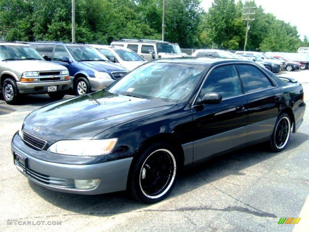 1999 ES 300 - Black Onyx / Sage photo #1