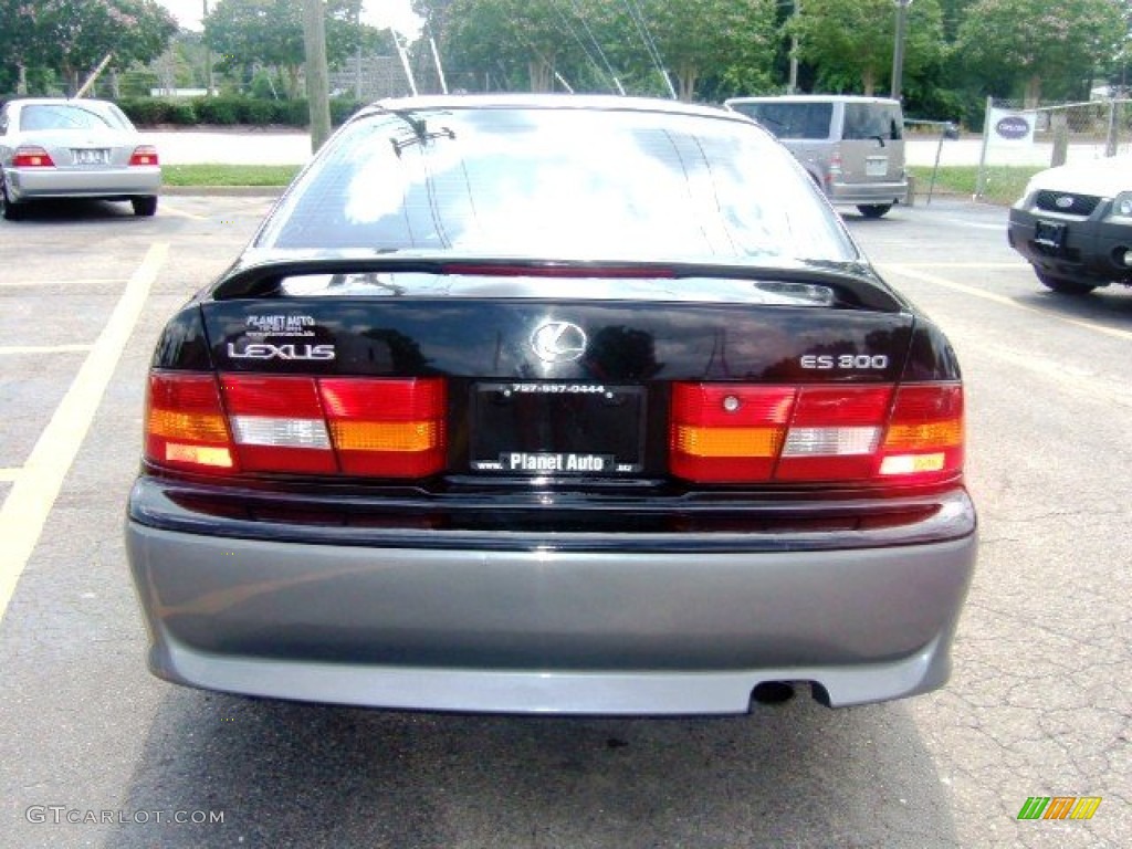 1999 ES 300 - Black Onyx / Sage photo #2