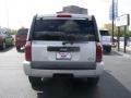 2006 Bright Silver Metallic Jeep Commander   photo #3